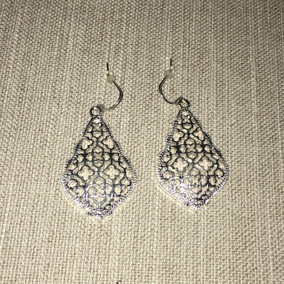 ✨LAST PAIR ✨New Filigree Earrings! - Picture 4 of 5